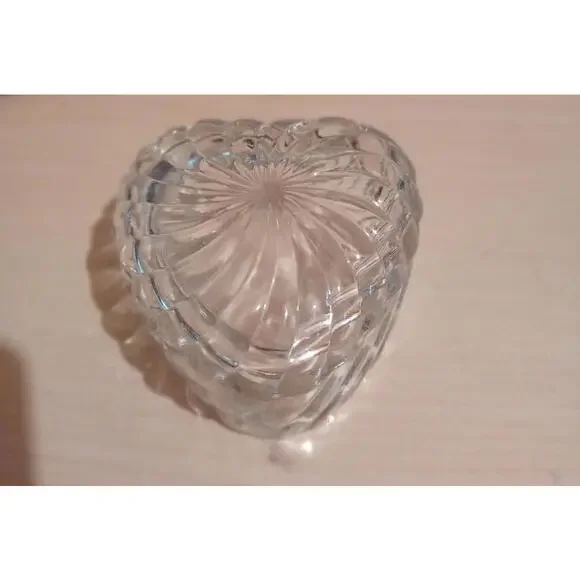 Vintage Ribbed Glass Crystal Heart Shaped Trinket Dish With Lid - Picture 2 of 6